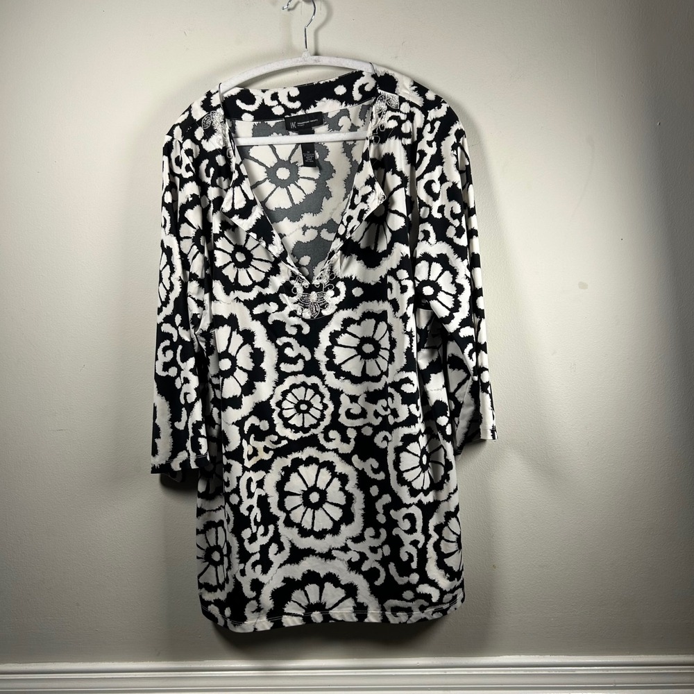 INC International Concepts Tunic Women 1X Black White Beaded Floral Medallion
